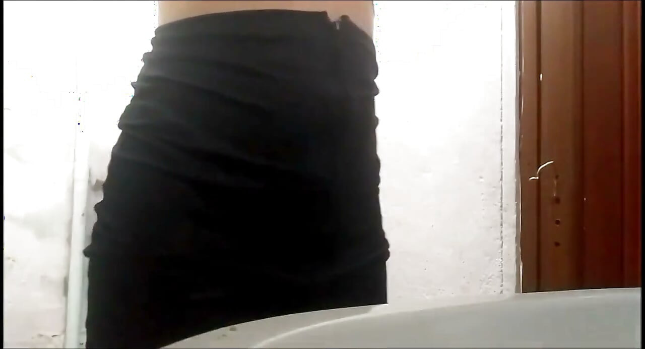 Wife Shows off at a Bar Without Panties!