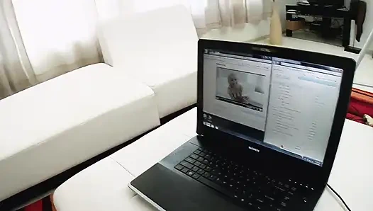 Две извращенки с большими сиськами хотят, чтобы их жестко трахнули в анал