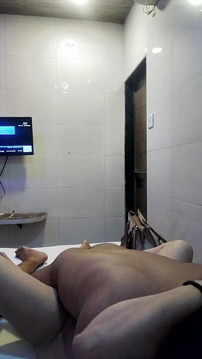 Eu como minha namorada bunda grande e eu a fodi com muita força