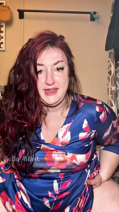 WC-vel átitatva, fingás és plops a Big Ass show-val Finálé Bella Blast által