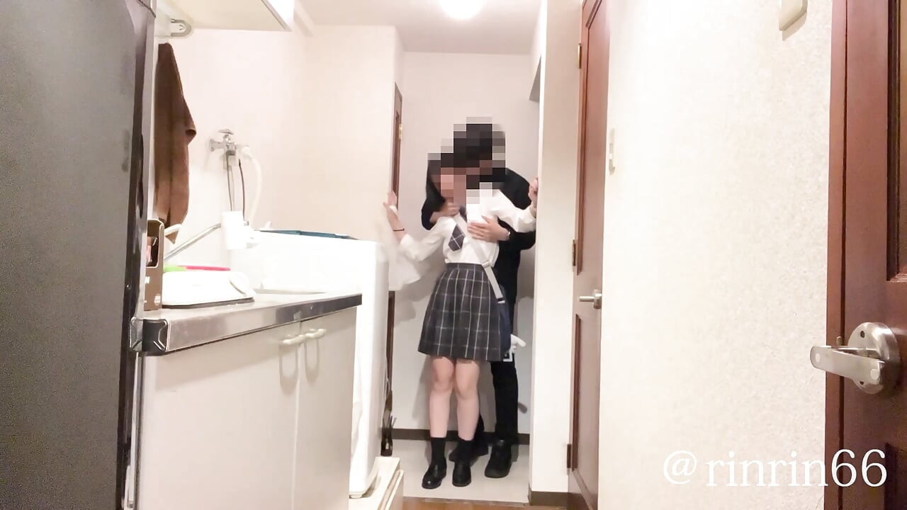 18-letnia loszka. Po zakupie przekąsek w sklepie spożywczym dostaje SEKS tuż przy wejściu.