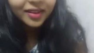 Ragazza sexy che fa selfie 14.mp40