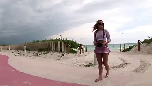 Büyük yüze boşalma 4 minik genç fahişe sonsuz şekilde sikiliyor