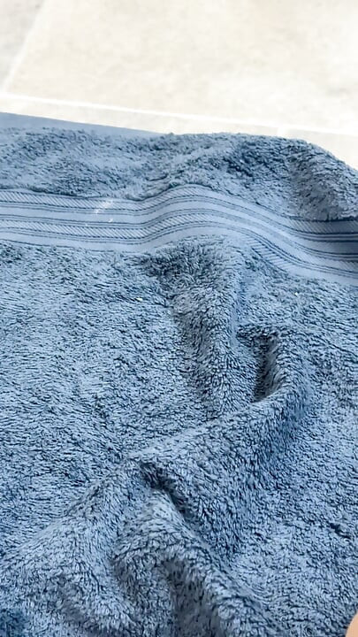 ใช้เท้ากับควยปลอมดิลโด้ยิงน้ําเงี่ยน