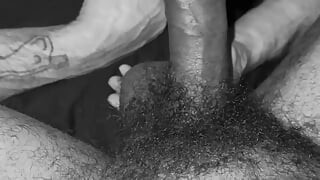 فتى الحفلة FTM يبتلع ديك