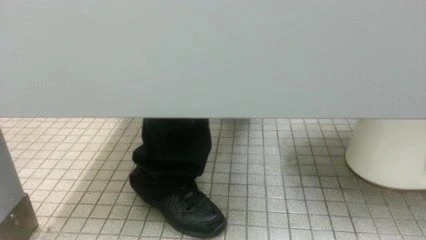RESTROOM WANKER 3!!!!