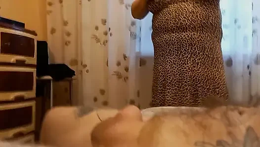 Sepong kontol ceroboh dan dicrot di tenggorokan
