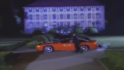 Lüks bir Rus model büyük bir yarakla sikiliyor