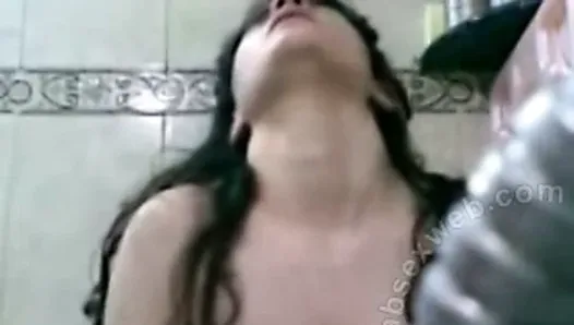 Busty Jordanian masturbates for lover