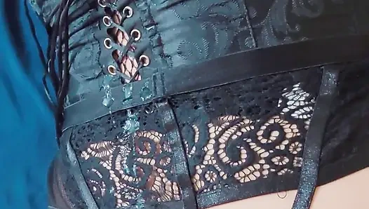 Kakak Tiri Nakal Mendapat Cumshot Besar Di Punggungnya Sebagai Hadiah Natal