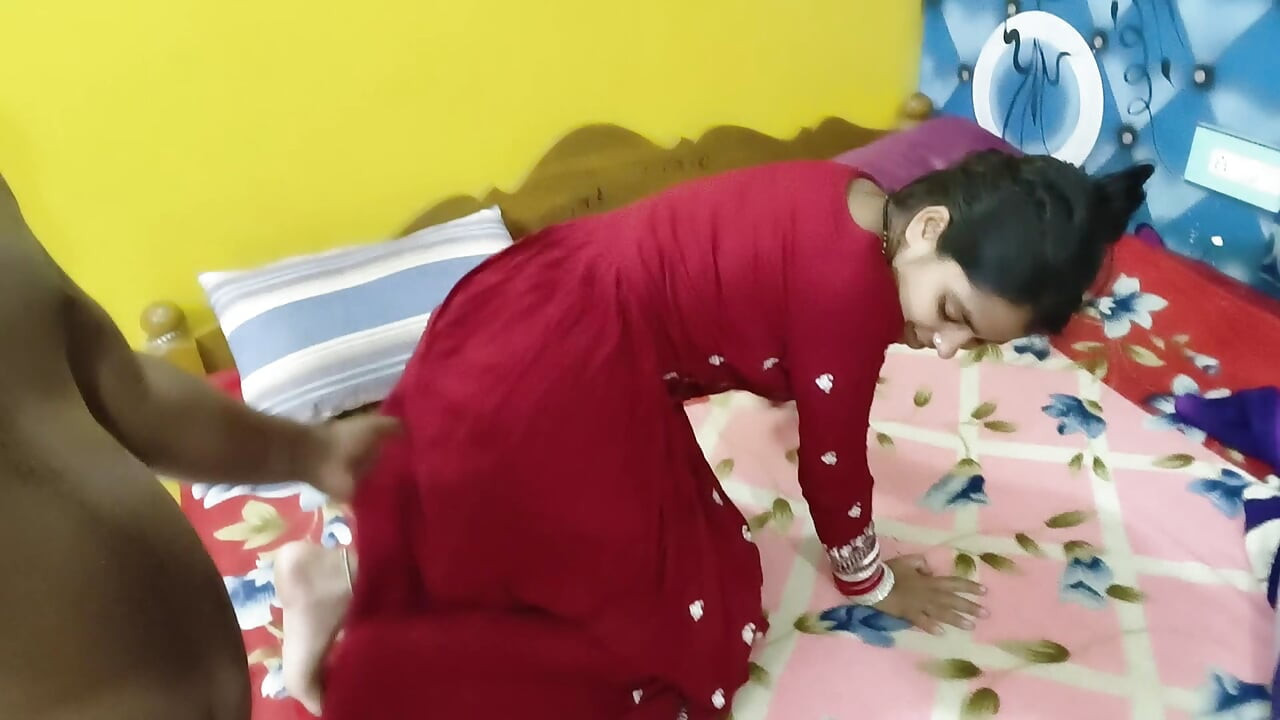 Indian hot husband wife real homemade doggy style Fucking in Hindi videos