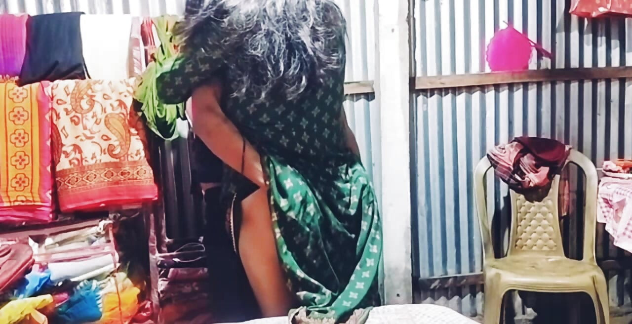 Kongkek tegar dengan awek kolej sut hijau dengan tetek besar di dalam bilik.
