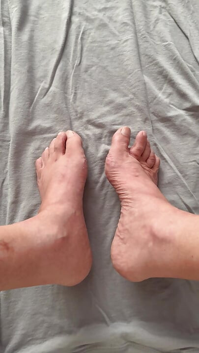 Cum on feet