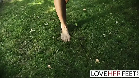 Feet Goddess Natalie Grace Fucked Outdoors
