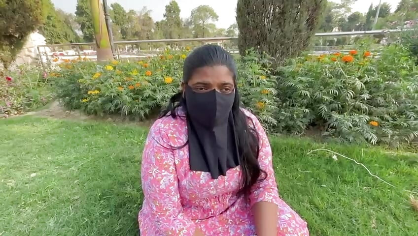 Ek ladke ne ek ladki ko bahla kar choda