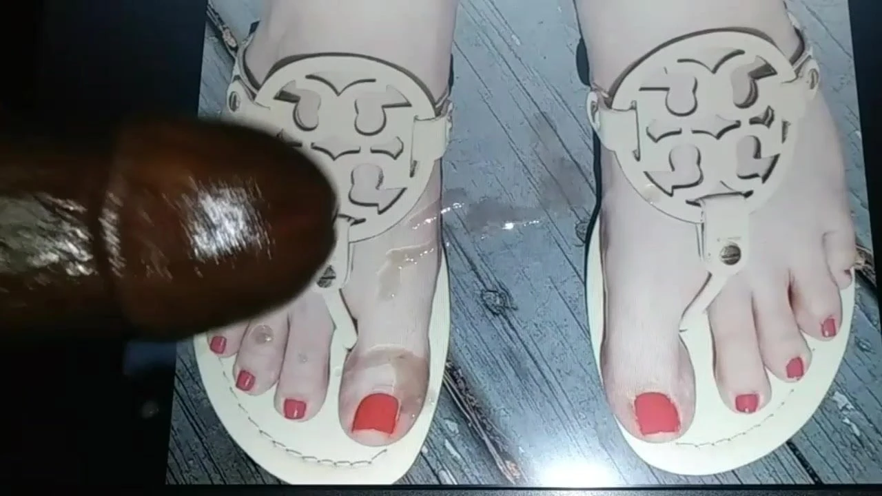 Salope mariée pieds