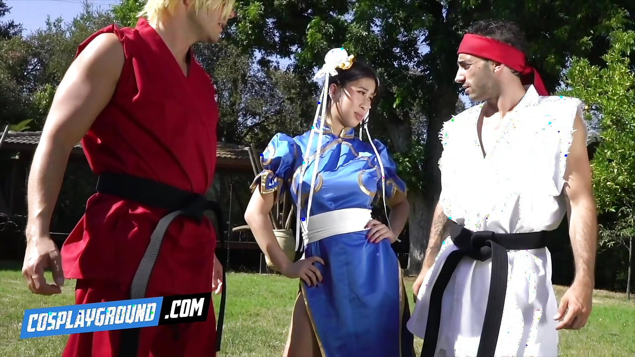 Jade Kush Chun Li Olarak Aynı Anda İki Sert Sik İstiyor - Street Fighter Porno Cosplay Parodi