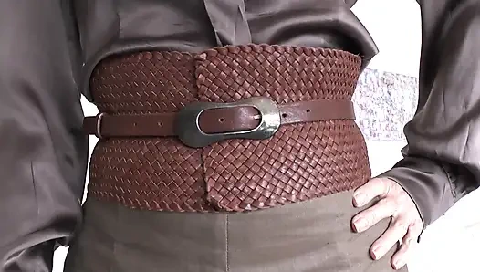 Pas dengan ikat pinggang seksi dengan rok linen, bagian 2, lady victoria valente