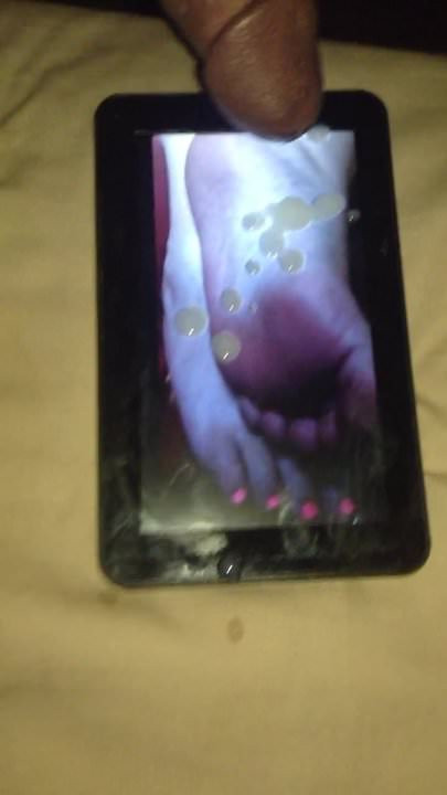 Wifesexyfeet cum tribute