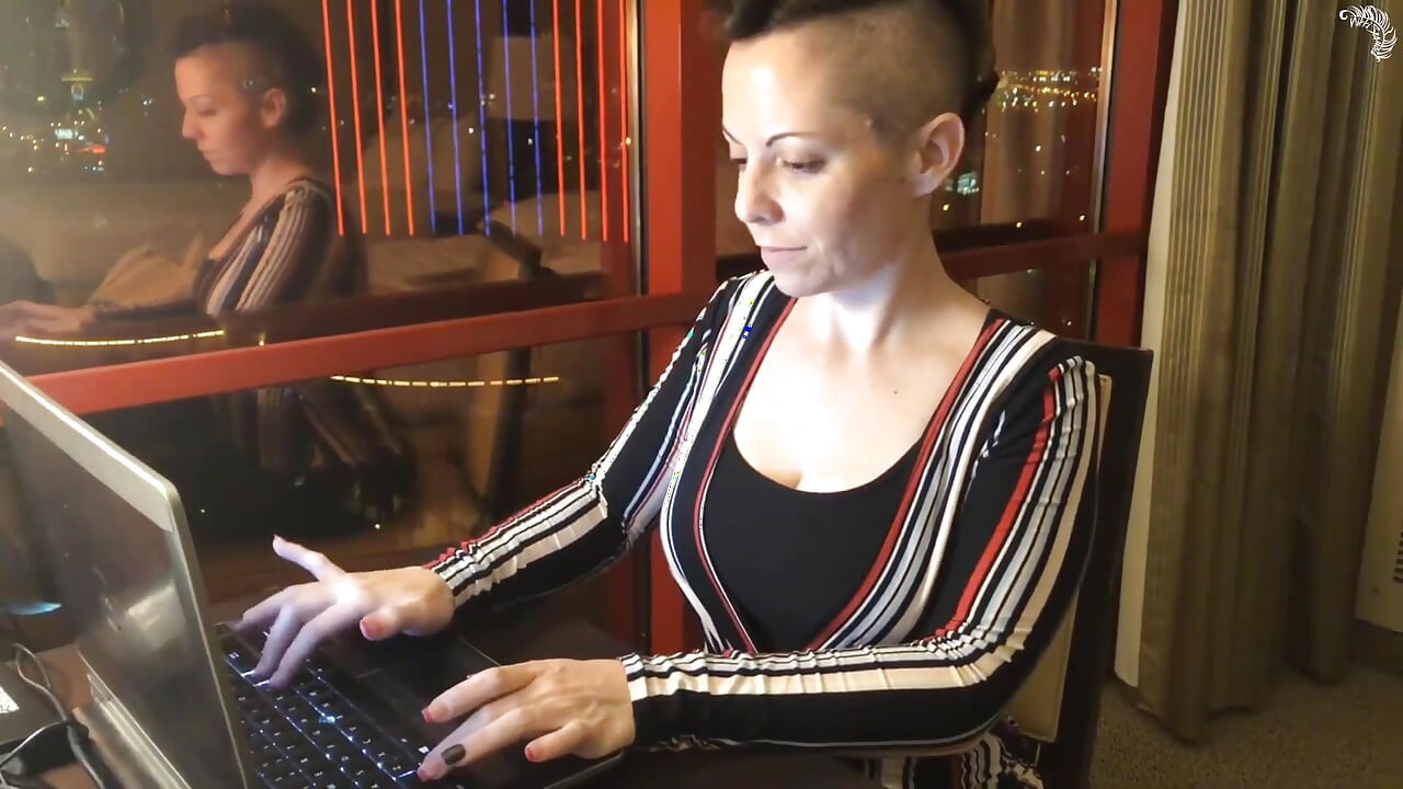 Fuck Stepmom While He's in the Shower