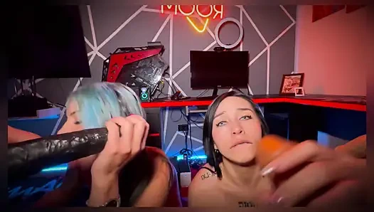 Оргия с точки зрения с дилдо BBC и двумя возбужденными лесбиянками — Sweetkimmi