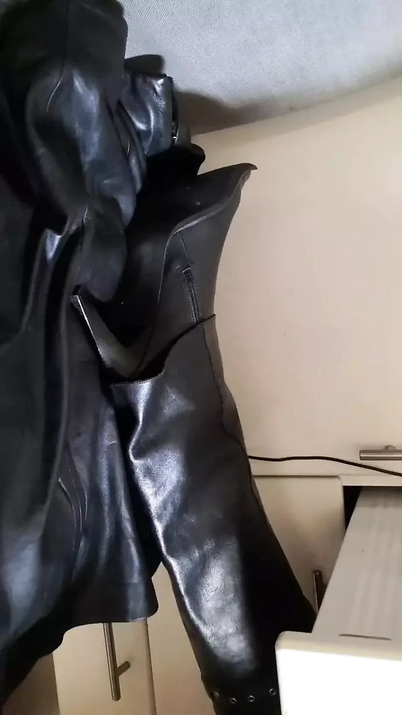 getting off in leather
