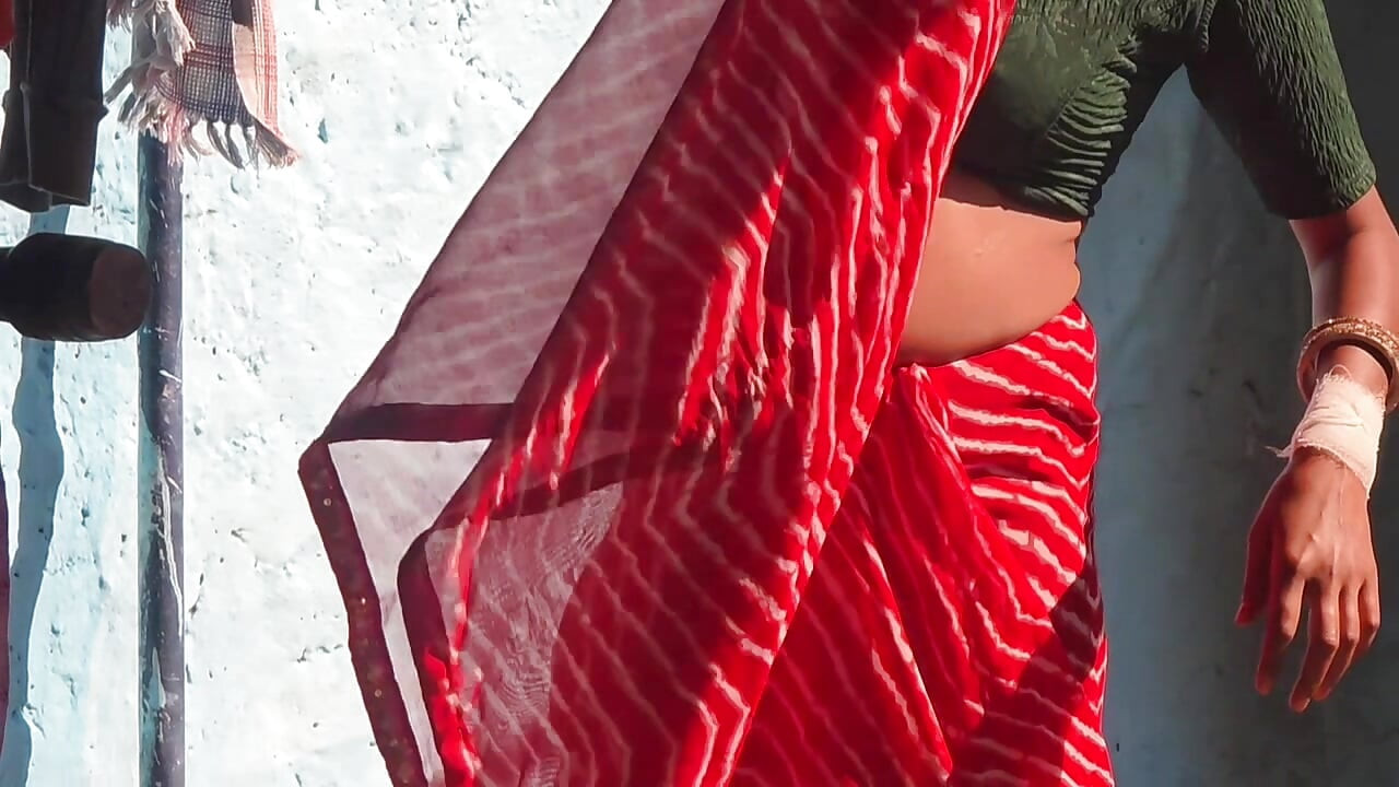 Babi bathroom mein naane gayi