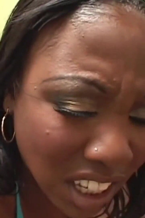 सेक्सी कुतियाओं के लिए बड़ा काला लंड