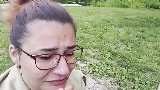 Запрет на дом пугает чужого человека в природе