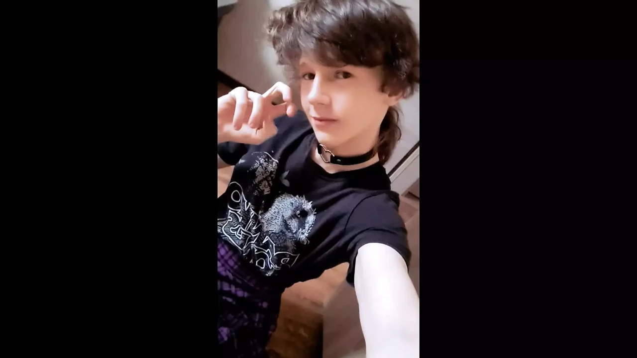 Femboy uses but plug