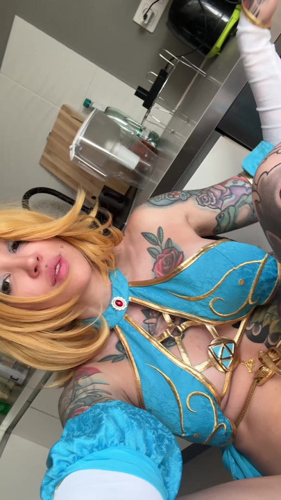 This costume feels so tight on my skin right now..