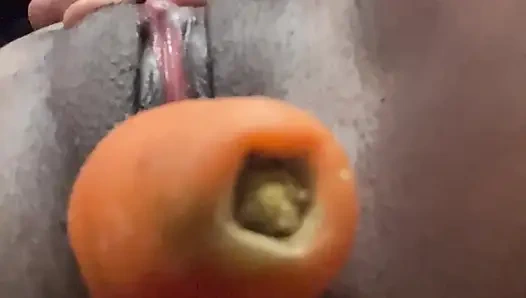 Karotte fickte mich sanft, dass ich meine muschi chillen kann