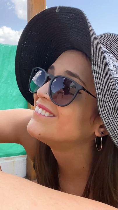 Oral în gât adânc fără Mercy, înghițire pentru Belle Amore!! Cea mai bună prietenă april cu un cur mare!! | Clip 2