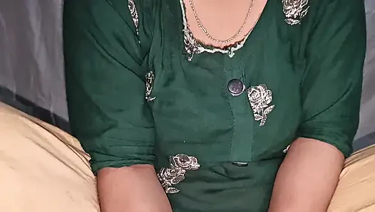 Bengalische schöne indische süße dorf-stiefmutter, volles hardcore-ficken mit stiefsohn. Desi indischer mutter sex.