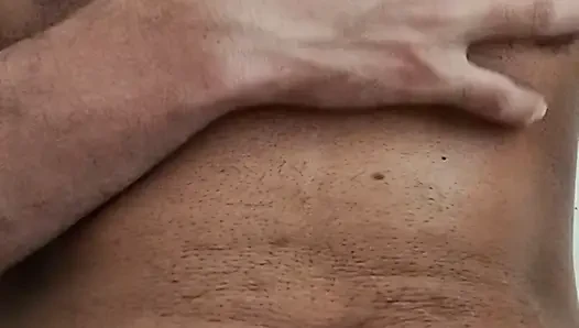 Tüm vücudu gösteriyor