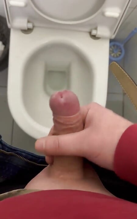 ควยของกูแตกในห้องน้ําสาธารณะโคลสอัพ