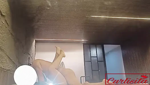 Pantat sempit curlisita dicrot di dalam