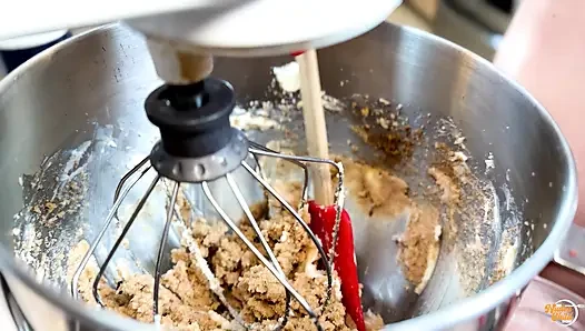 Çıplak yemek pişirme gösterisi - çikolatalı kurabiyeler