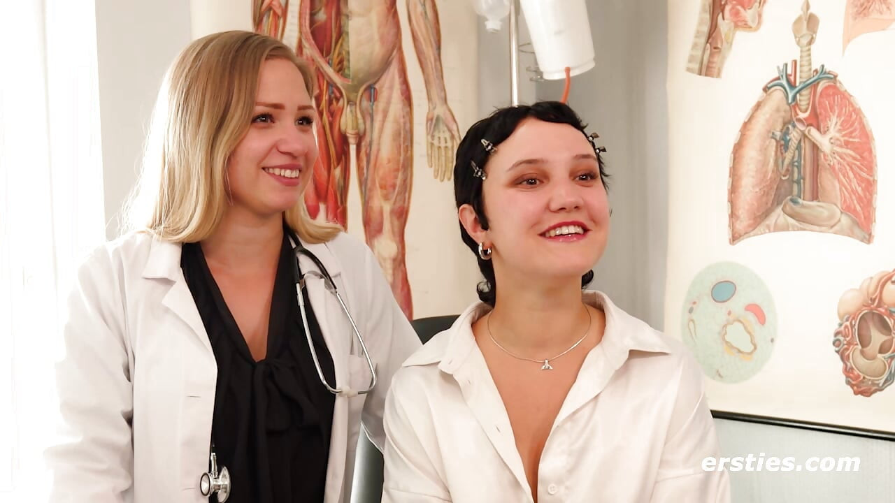 Ersties - Lust auf Rezept - Doktorspiel mit Gabi und Hannah