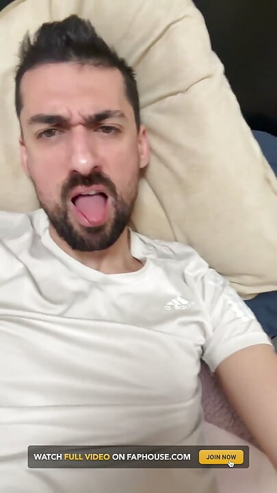 Papa Qui Montre Sa Bite Dure