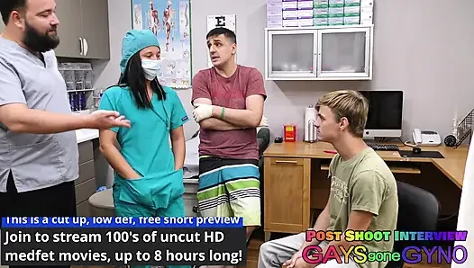 캐나다 박사가 입과 치아를 검사합니다.