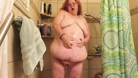 I play with chocolate sprinkles putting on my tits belly and ass