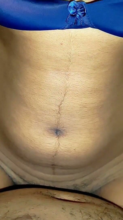 UNE BHABHI INDIENNE SEXY SE FAIT BAISER BRUTALEMENT PAR SON COPAIN PENDANT QUE SON MARI ÉTAIT AU BUREAU | Clip 1