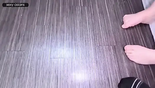 Baru saja bercerai. Mantan istri ternyata berbahaya bikin dia sange berat