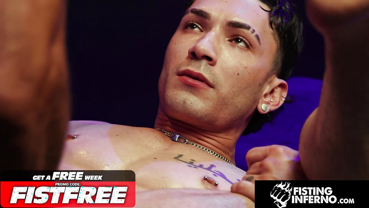 FISTING INFERNO - elektrošokirana rupa je jebana bez kondoma u svlačionici