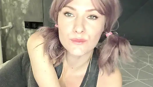 Tetangga setelah kelas yoga, benar-benar membutuhkan penis di mulutnya