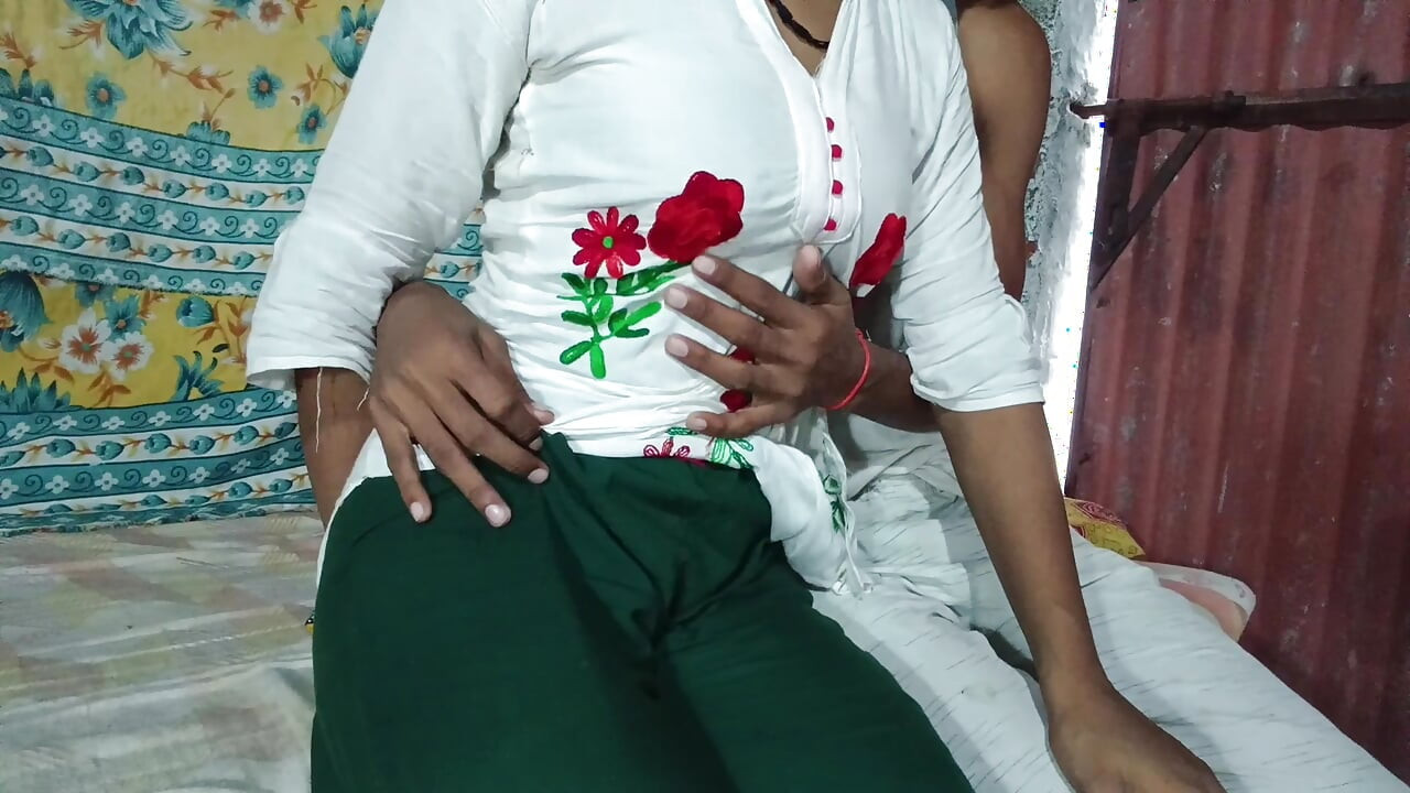 Desi bhabhi ki chudayi se nikala pani