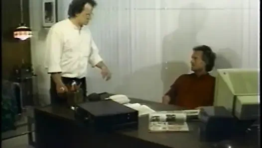 Harika bir kaltak için çıldırıyor!