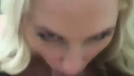 MIlf sucking again