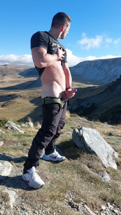 Montain masturbate